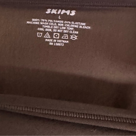 SKIMS Brown Long Sleeve Mock Neck Top - Picture 5 of 5